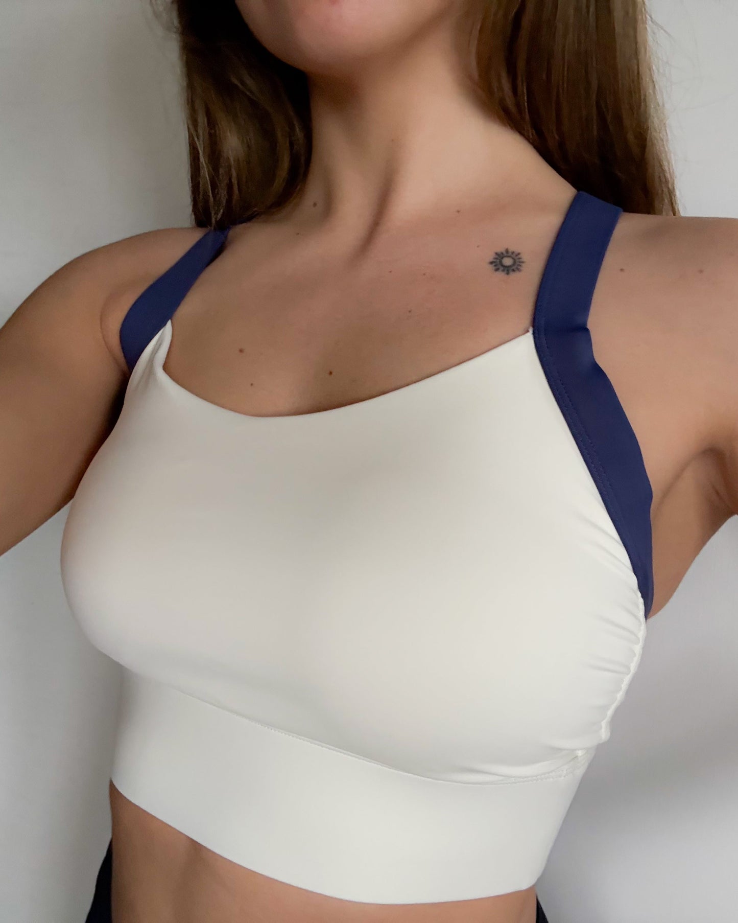 Top Flor Full ajuste crema